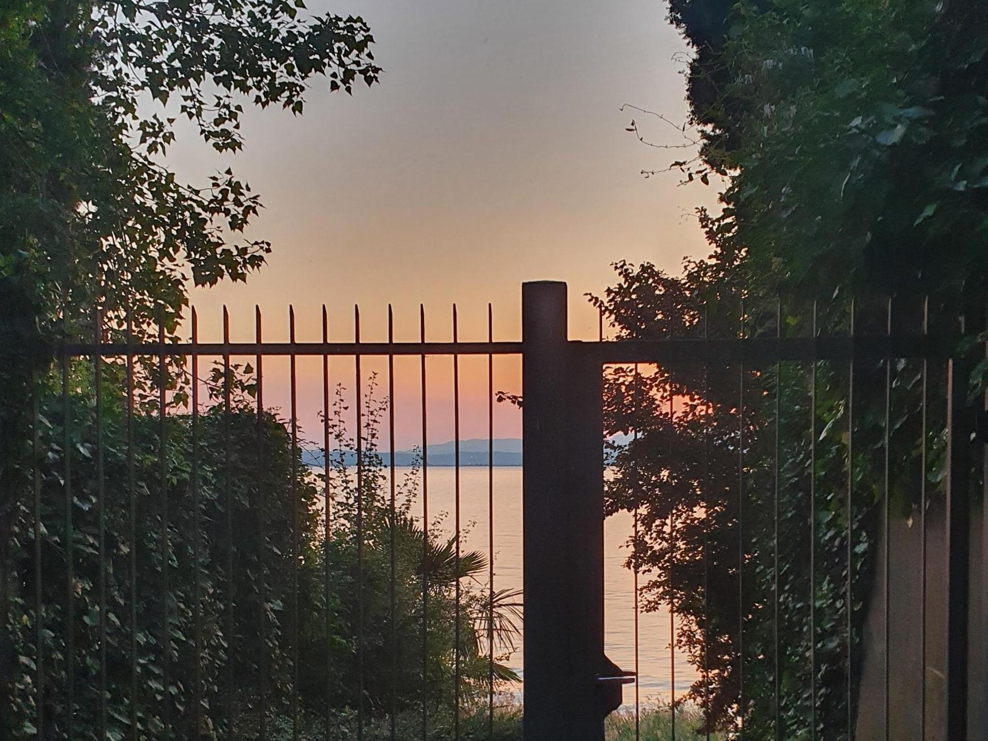 Molo - Residenza Con Accesso Diretto Al Lago Lazise Eksteriør billede